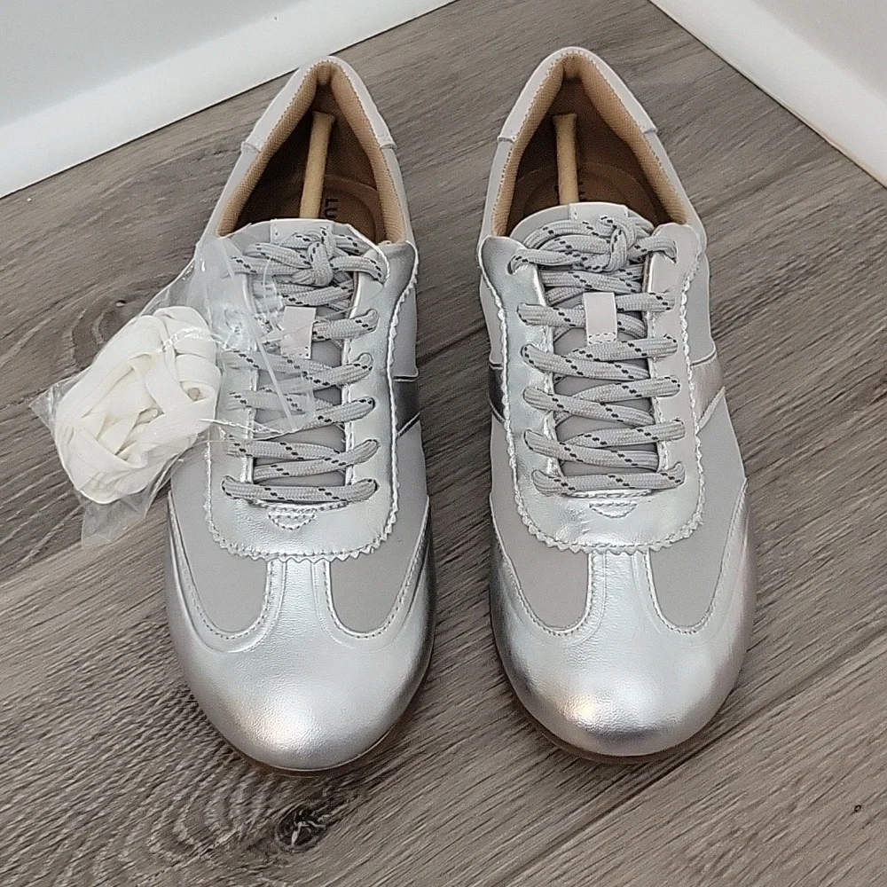 Lucky Brand Kalifo Sneakers Silver In Size 7.5M NIB